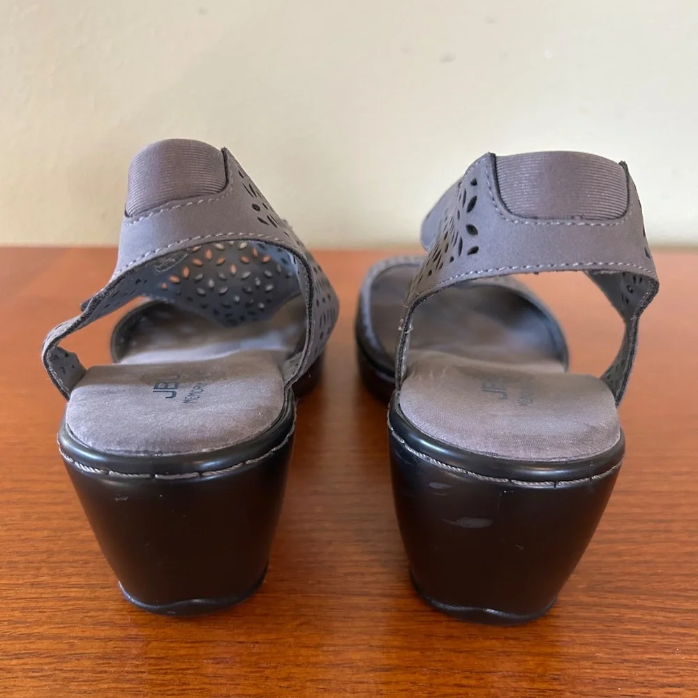 JBU Chloe Wedge Cushioned Sandals Gray Vegan Leather Laser Cut Floral Size 8‎
